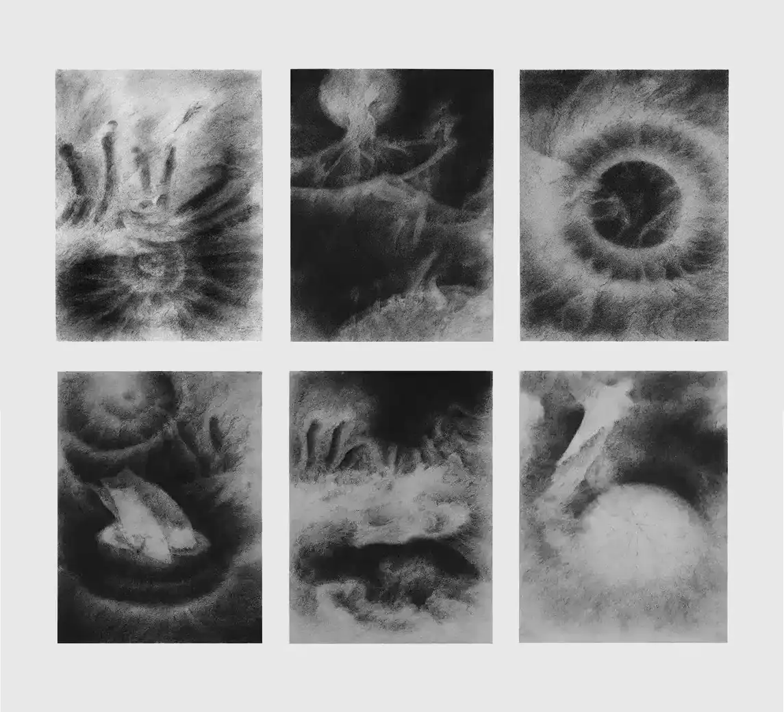 Abstrakte Zeichnungen mit Pastellkreide auf Luftpostpapier